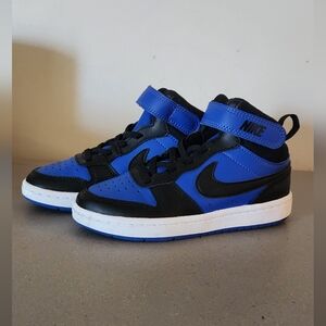 Nike Court Borough Mid 11C